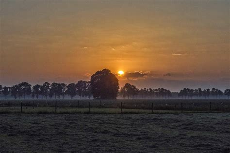 Foto Gratis Sagoma Alba Allaperto Alba Sole Paesaggio Cielo