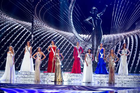 PHOTO RECAP Miss Universe 2015 Coronation Night