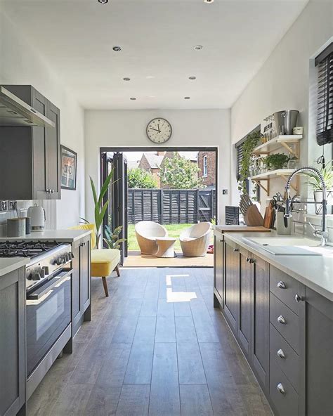 19 Beautiful Galley Kitchen Ideas Fifi Mcgee Kitchen Designs Layout