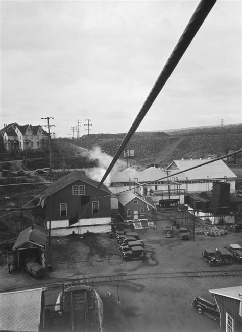 Incredible Photographs Document The Maple Hill Mine Near Shenandoah In