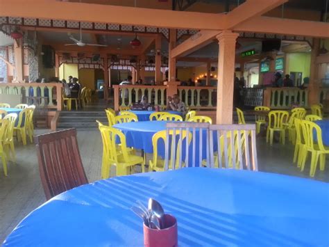 Walau bagaimanapun negeri ini merupakan antara destinasi pelancongan yang popular. Makan malam di PNK Melaka Barat | Percutian Bajet