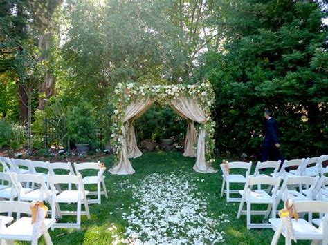 Our $9k casual backyard wedding in pennsylvania. 10 Elegant Way to Incorporate Burlap in your Wedding ...