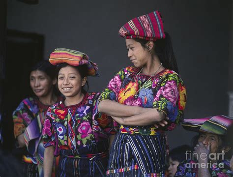 Mayan Women Chichicastenango Guatemala Photograph By Craig Lovell