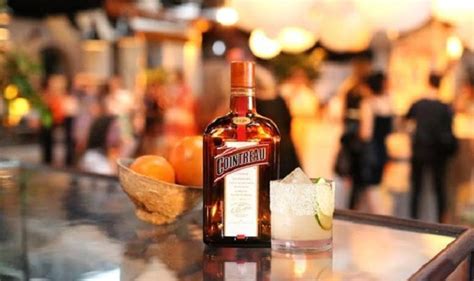 Sugar, cocoa mass, cocoa butter, cointreau 8%, whole milk powder, skimmed milk powder, butterfat, emulsifier (soya lecithin). Cointreau marca presença na nova unidade do restaurante ...