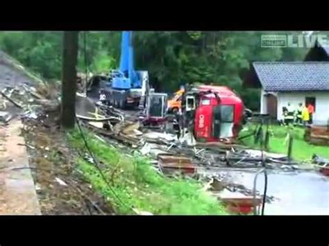 Nach einem schweren zugunglück im südwesten tschechiens laufen die rettungsarbeiten. Zugunglück Außerbraz: Heute, Freitagvormittag wird Lok ...