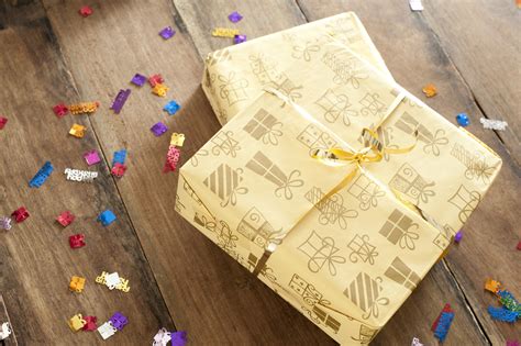 Free Stock Photo 11434 Two gift wrapped birthday presents | freeimageslive