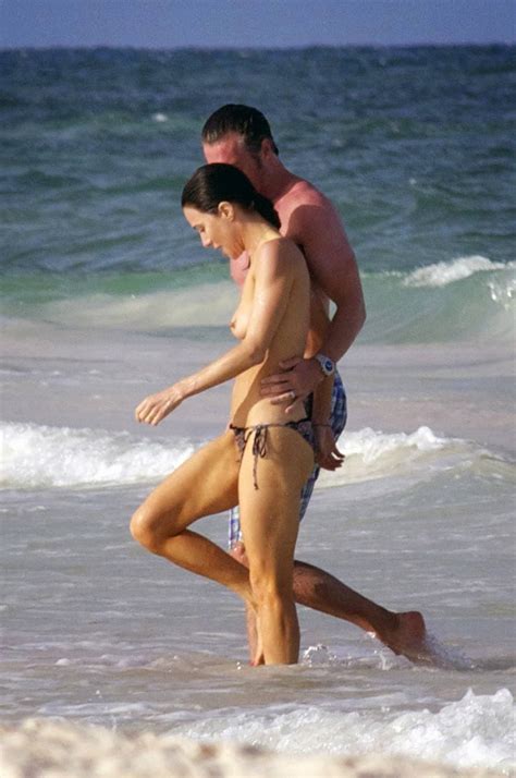 Jaime Murray Topless On The Beach In Mexico Search Celebrity Hd