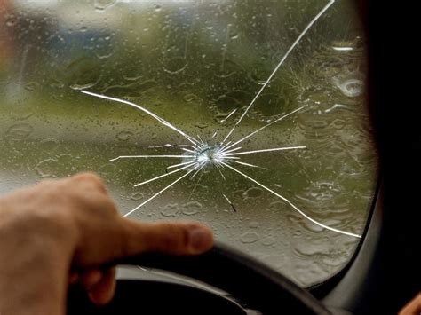 7 Things To Avoid With Car Windshield Damage Across America Us Patch