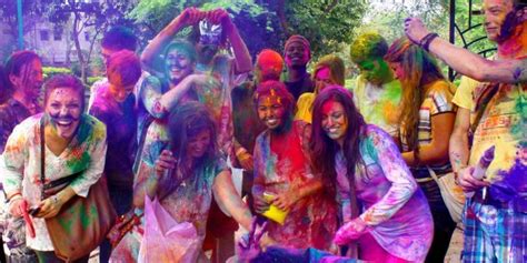 Pakistani Hindu Community Celebrates Holi Festival With Enthusiasm