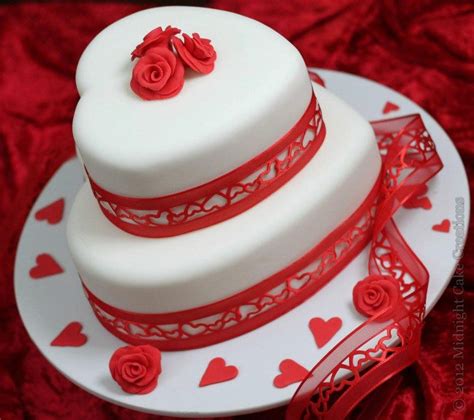 Grab as many as you want and access them and all their updates any time via your account Traditional & Wedding | Heart shaped cakes, Heart shaped wedding cakes, Wedding cake red