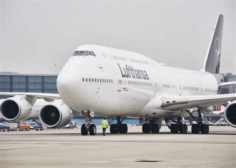 Lufthansa Repone El Boeing Jumbo 747 8 Además De Asignar El Airbus