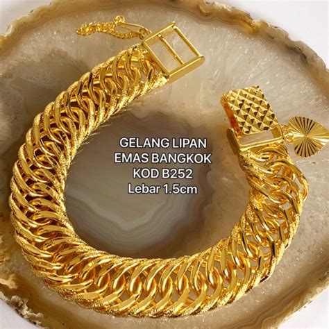 Gelang jade atau giok merupakan salah satu perhiasan yang tidak hanya bagus digunakan untuk menunjang penampilan. GELANG LIPAN EMAS BANGKOK (LEBAR 1.5CM) | Shopee Malaysia