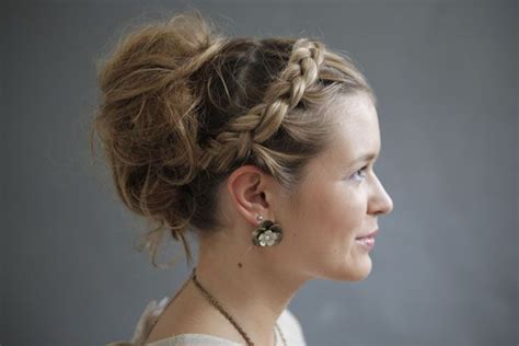 She is an actress and producer, known for open grave (2013), tartunta (2011) and street fighter: Beauty-Tutorial: Flechtfrisur für die Wiesn - Josie Loves ...
