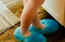 slippers fuzzy