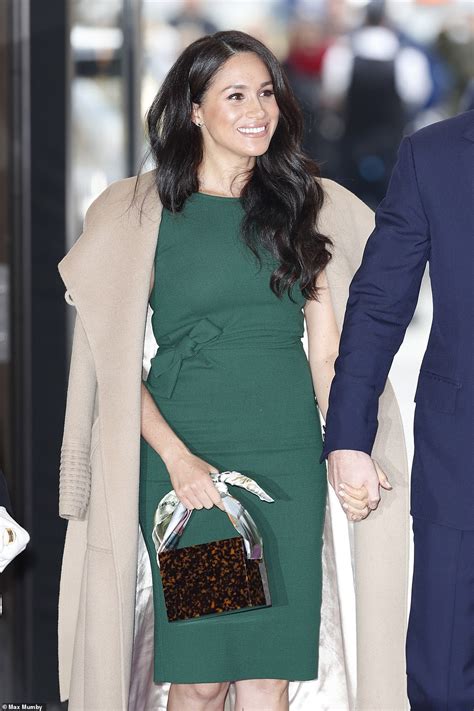 Meghan Markle Beautiful And Glowing In Sexy Green Dress And Heels Celeblr