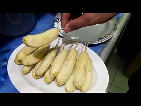 Ide bisnis dari olahan pisang | cara membuat dadar gulung pisang coklat lumer dimulut hai hai semuanya. Cara Mambuat Es Pisang Coklat Celup Super Gampang ...