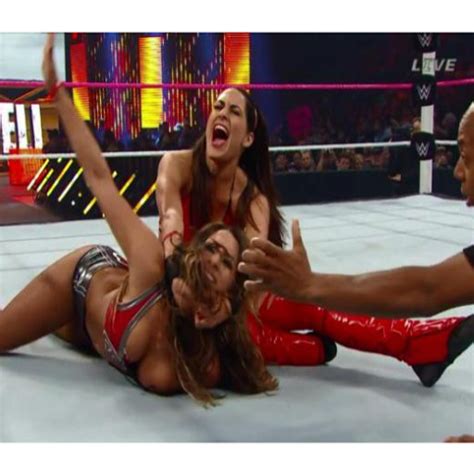 Nikki Bella Nua Em WWE Monday Night RAW