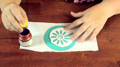 How to Paint a CD for Decor : Crafty Tips - YouTube