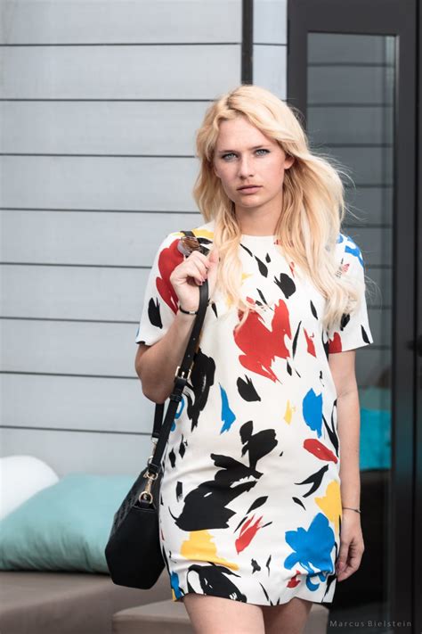 Miriam Ernst Fashion Blogger Blonde Artistic Bag Bug 3 Be Sparkling