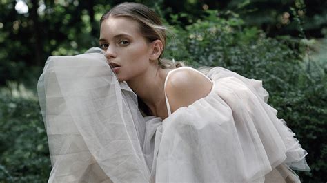 how model abbey lee kershaw went from catwalk to chekhov the australian