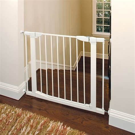 Munchkin Auto Close Pressure Mounted Baby Gate For Stairs Hallways And