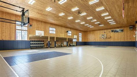 Satt Rein Abenteuer Home Indoor Basketball Court Rubin Atmosphäre Markiert
