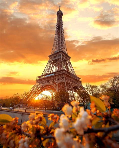 Spring Time At The Eiffel Tower 🌱🌷 Paris Wallpaper Nature