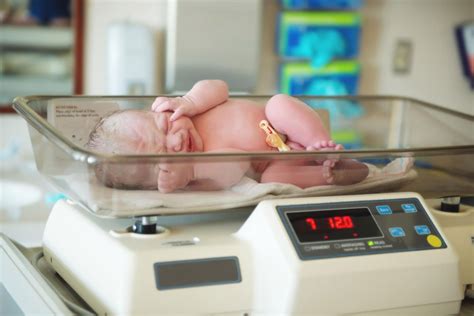 What Is The Average Weight And Length Of A Newborn Baby In The Uk