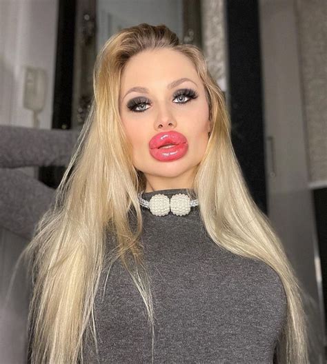 Fake Lips Big Lips Sexy Lips Bigger Lips Makeup Lip Makeup Sexy Makeup Botox Lips Drag