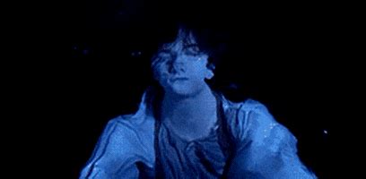 Leonardo dicaprio and kate winslet captured our hearts as doomed young lovers aboard the titanic in the 1997 film. Titanic Leonardo Dicaprio GIF - Find & Share on GIPHY
