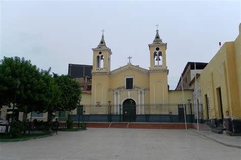 Vista Satelital Iglesia Nuestra Señora Del Carmen Piura En Perú