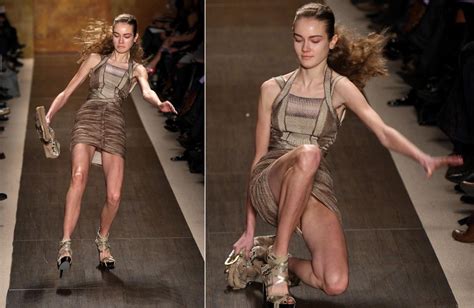 Models Fall On The Runway Photos Models Lose Their Balance On The