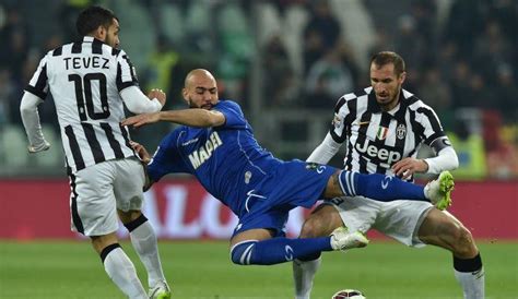 Alex sandro (juventus) header from the right side of the six yard box to the. Juventus-Sassuolo 1-0: GOL E HIGHLIGHTS | Serie A ...
