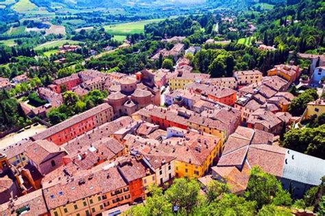 Cosa Vedere E Fare Nel Borgo Storico Di Brisighella In Romagna La Guida