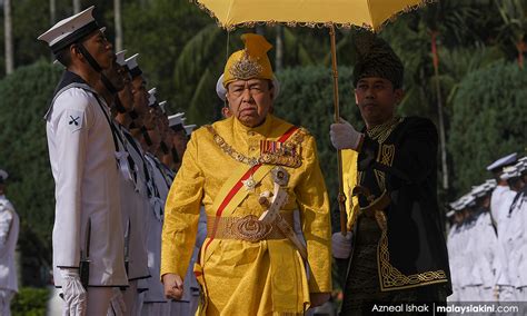 Penampilan terbaru mantan raja permaisuri agong hajjah via. Malaysians Must Know the TRUTH: Selangor sultan wants ...