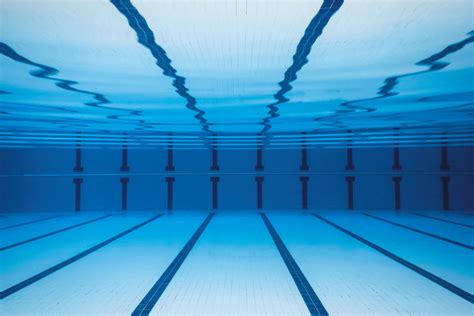Underwater Empty Swimming Pool Goud