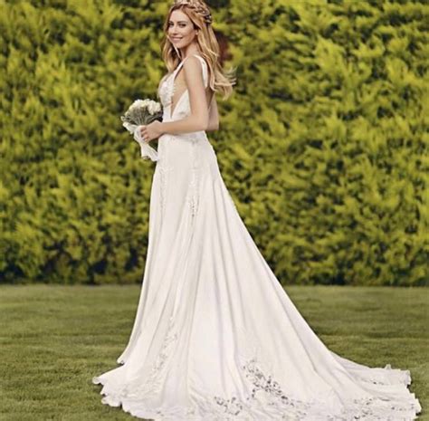 The couple's first child, a daughter named lalin, was born in october 2020. Sinem Kobal'ın gelinliği için 20 kişi üç ay çalıştı - A ...