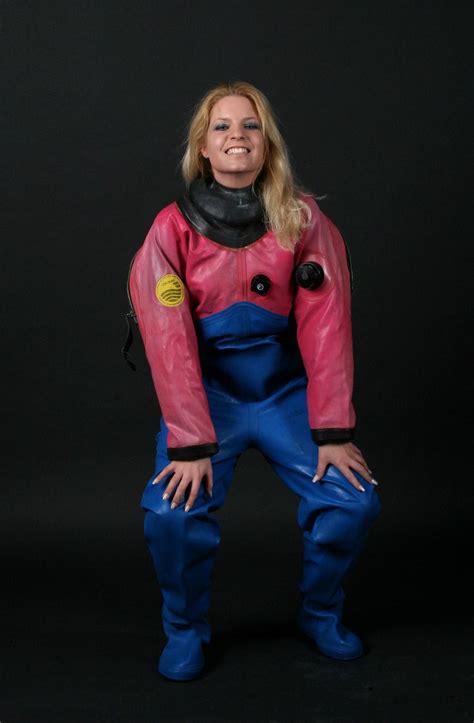 pin auf sexy girls in drysuits