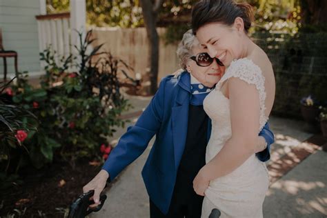 22 Heartwarming Moments Between Brides And Their Grandmas Huffpost Life