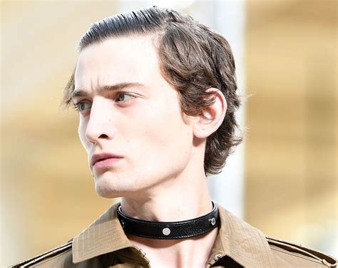 So This Happened Men Have Discovered The Choker Trend Trending