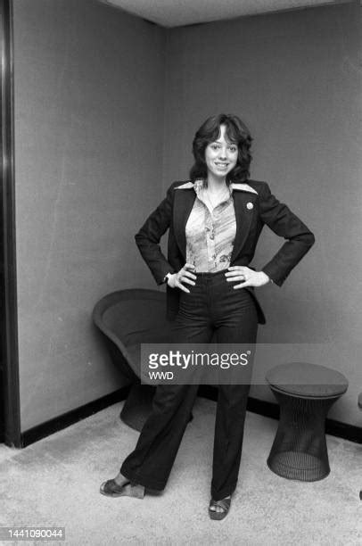 Mackenzie Phillips 1975 Photos And Premium High Res Pictures Getty Images
