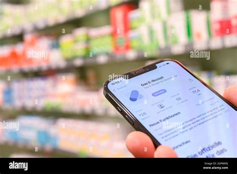 Oldenburg, Germany. 29th Sep, 2021. A person holds his mobile phone in