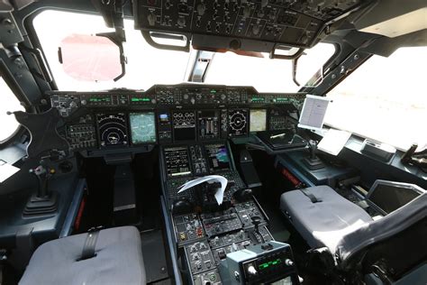 Check spelling or type a new query. Gagnez votre place dans le cockpit d'un A400M de l'ET 1/61 ...