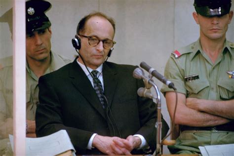 Eichmann was sentenced to death and hanged on june 1, 1962. Efemérides: Adolf Eichmann es llevado a juicio en la ...