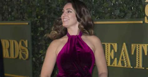 Knickergate Kelly Brook Flashes Undies As Wind Gust Blows Gown Apart