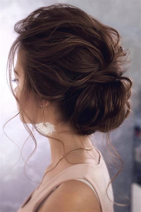 20 Trendy Low Bun Wedding Updos And Hairstyles 2023