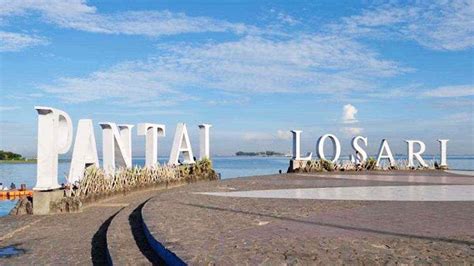 11 Spot Foto Pantai Losari Makassar Htm Rute Jam Buka