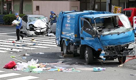 池袋暴走事故 飯塚被告に禁固7年求刑：東京新聞 tokyo web東京・池袋で２０１９年４月、暴走した車に母子２人がはねられて死亡した事故で、自動車運転処罰法違反（過失致死傷）の罪に問われた旧通産省工業技術院 池袋暴走事故 飯塚被告に禁固7年求刑. 池袋暴走、旧通産省工業技術院の飯塚幸三元院長を在宅起訴 ...