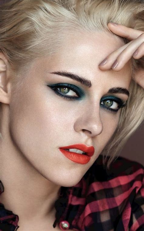 Chanel Unveils The Campaign For Its New Fragrance Starring Kristen