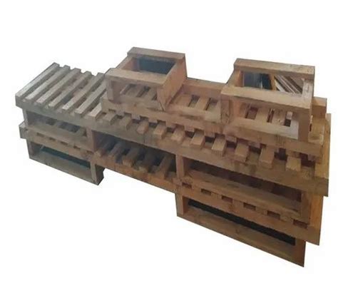 Rectangular 2 Way Pinewood Wooden Pallet For Packaging Capacity 10